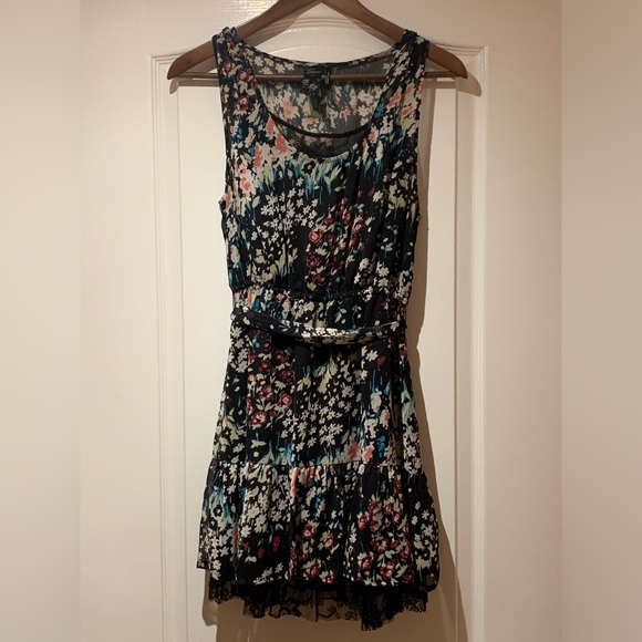 Guess floral short dress with lace detail, Size 3 - Picture 1 of 4